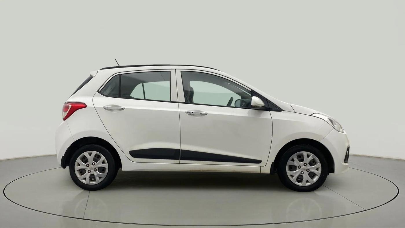 2014 Hyundai Grand i10 SPORTZ 1.2 KAPPA VTVT, Petrol, Manual, 44,169 km, Right Side View