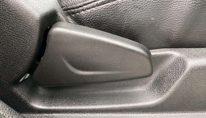 2020 Renault Kwid CLIMBER 1.0 AMT (O), Petrol, Automatic, 22,431 km, Driver Side Adjustment Panel