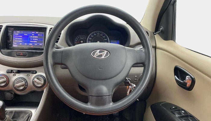 2013 Hyundai i10 MAGNA 1.1, Petrol, Manual, 77,308 km, Steering Wheel Close Up