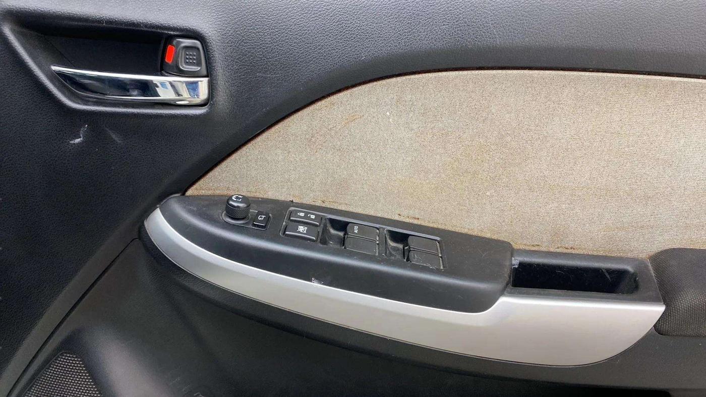 2015 Maruti Baleno ALPHA PETROL 1.2, Petrol, Manual, 57,674 km, Driver Side Door Panels Control