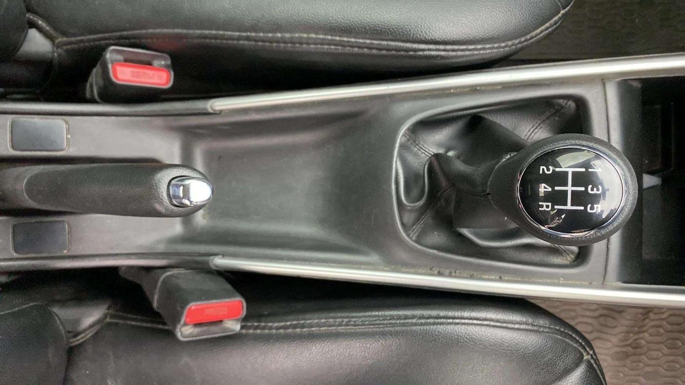 2015 Maruti Baleno ALPHA PETROL 1.2, Petrol, Manual, 57,674 km, Gear Lever