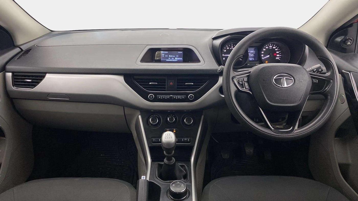 2018 Tata NEXON XM PETROL, Petrol, Manual, 20,894 km, Dashboard