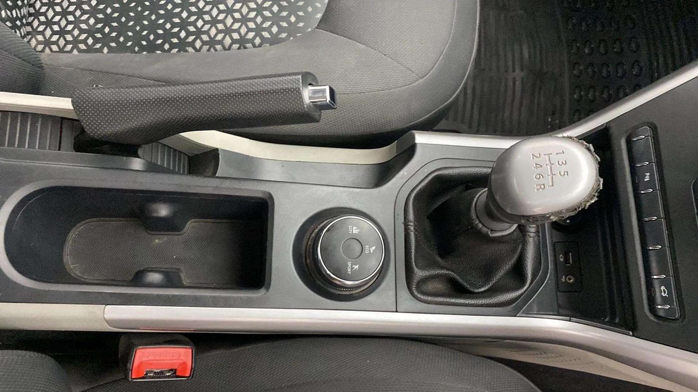 2018 Tata NEXON XM PETROL, Petrol, Manual, 20,894 km, Gear Lever