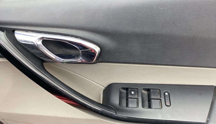 2018 Tata Tiago XZ PETROL, Petrol, Manual, 53,029 km, Driver Side Door Panels Control