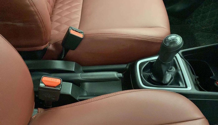 2021 Maruti Swift LXI, Petrol, Manual, 16,622 km, Gear Lever