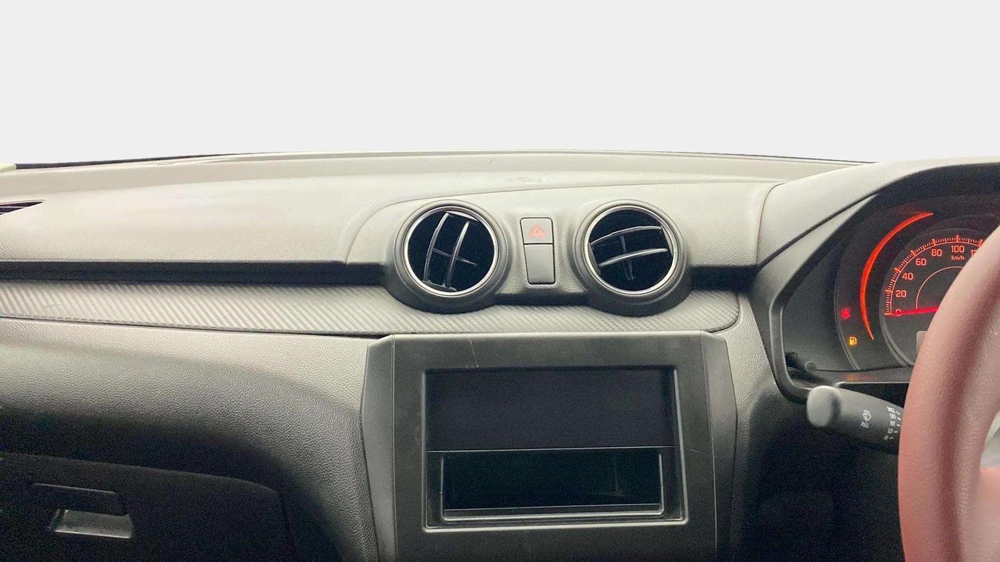 2021 Maruti Swift LXI, Petrol, Manual, 16,622 km, Air Conditioner