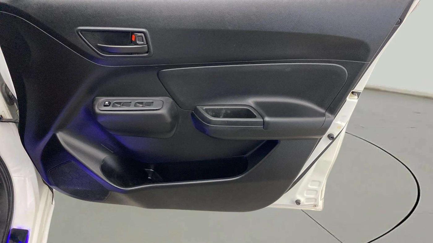 2021 Maruti Swift LXI, Petrol, Manual, 16,622 km, Driver Side Door Panels Control