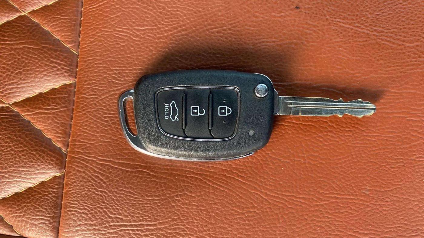 2023 Hyundai AURA S 1.2 CNG, CNG, Manual, 18,063 km, Key Close Up