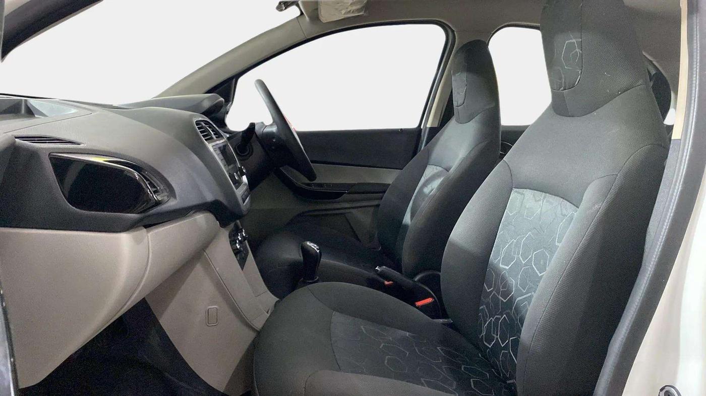 2017 Tata Tiago XT PETROL, Petrol, Manual, 12,148 km, Right Side Front Door Cabin