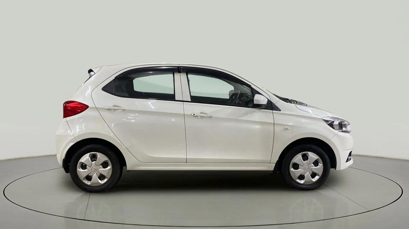 2017 Tata Tiago XT PETROL, Petrol, Manual, 12,148 km, Right Side View