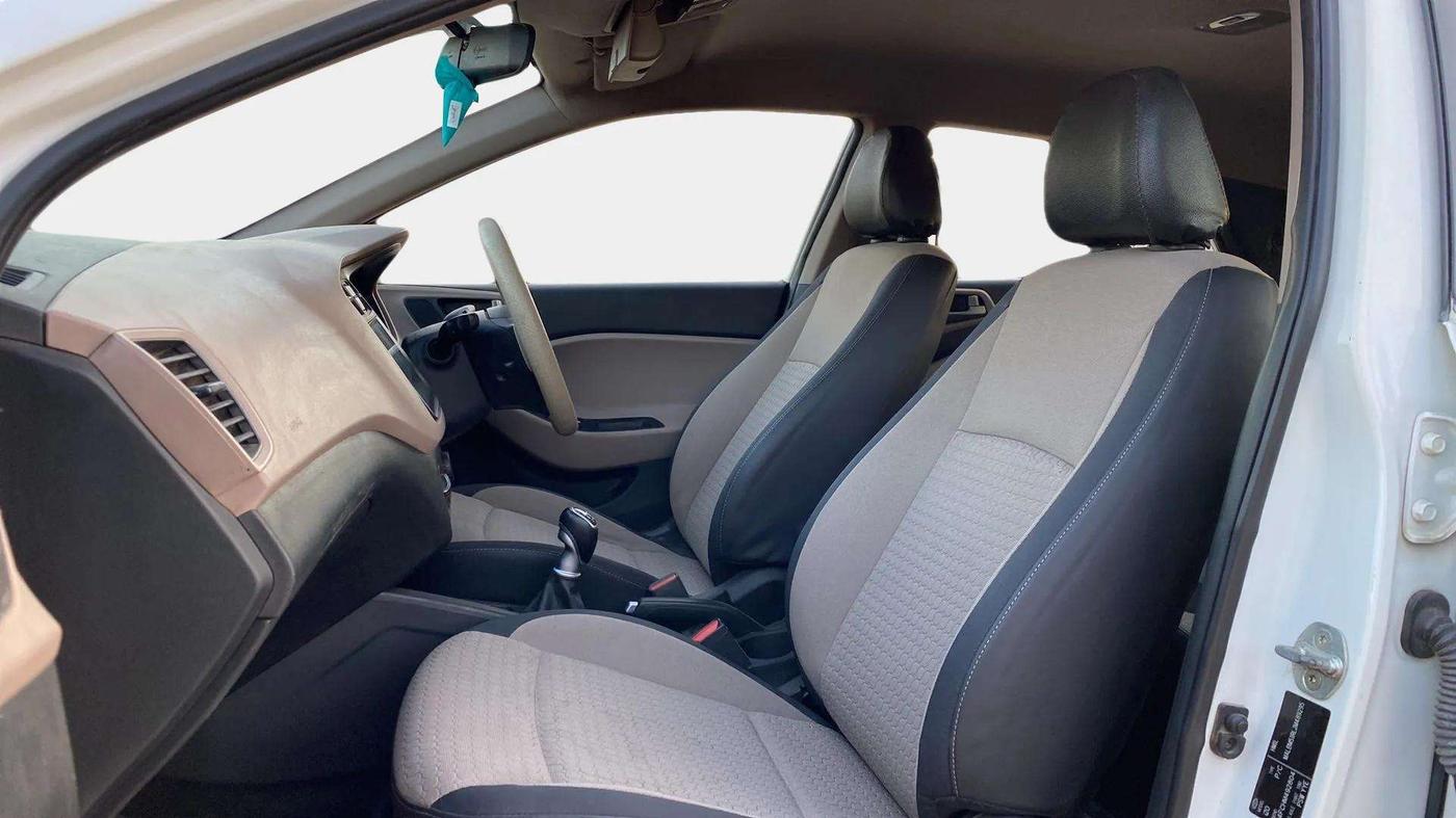 2018 Hyundai Elite i20 SPORTZ 1.4 CRDI, Diesel, Manual, 74,512 km, Right Side Front Door Cabin