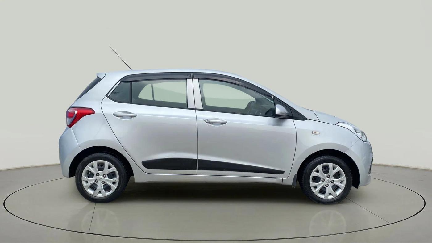 2015 Hyundai Grand i10 MAGNA 1.2 KAPPA VTVT, Petrol, Manual, 26,658 km, Right Side