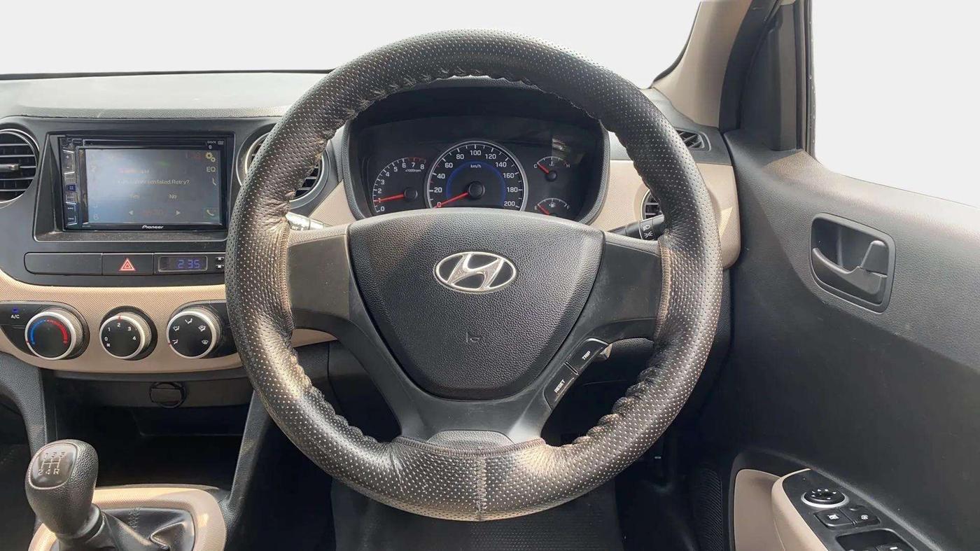 2015 Hyundai Grand i10 MAGNA 1.2 KAPPA VTVT, Petrol, Manual, 26,658 km, Steering Wheel Close Up
