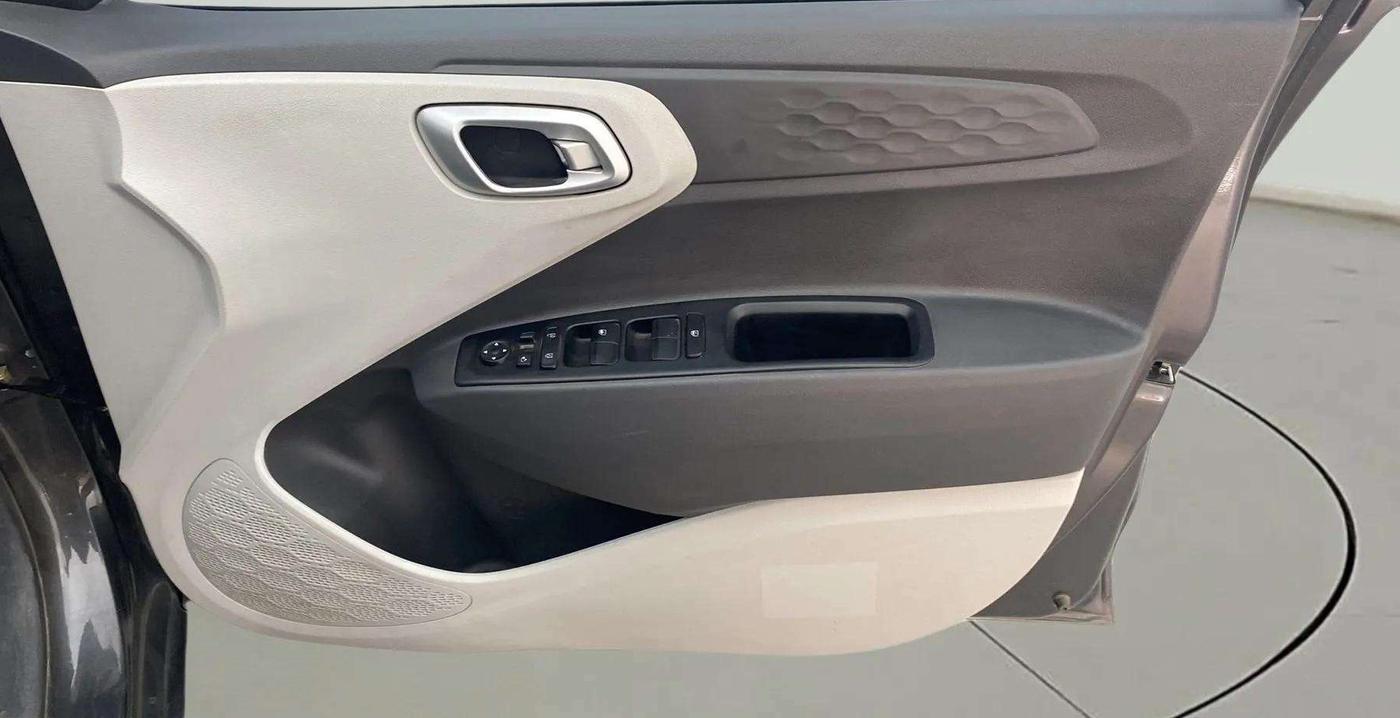 2022 Hyundai GRAND I10 NIOS SPORTZ 1.2 KAPPA VTVT CNG, CNG, Manual, 20,118 km, Driver Side Door Panels Control