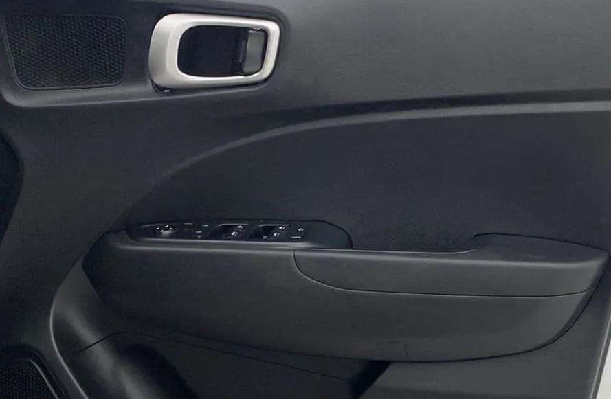 2020 Hyundai VENUE S 1.2, Petrol, Manual, 29,392 km, Driver Side Door Panels Control