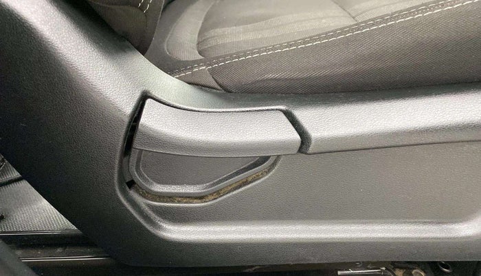 2020 Hyundai VENUE S 1.2, Petrol, Manual, 29,392 km, Driver Side Adjustment Panel