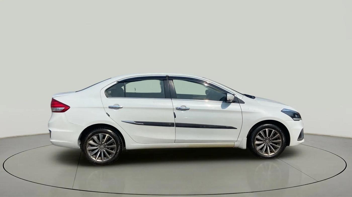 2018 Maruti Ciaz ALPHA 1.5 SHVS PETROL, Petrol, Manual, 18,090 km, Right Side View
