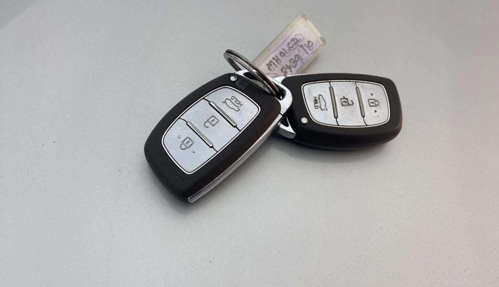 2015 Hyundai Grand i10 ASTA AT 1.2 KAPPA VTVT, Petrol, Automatic, 57,801 km, Key Close Up