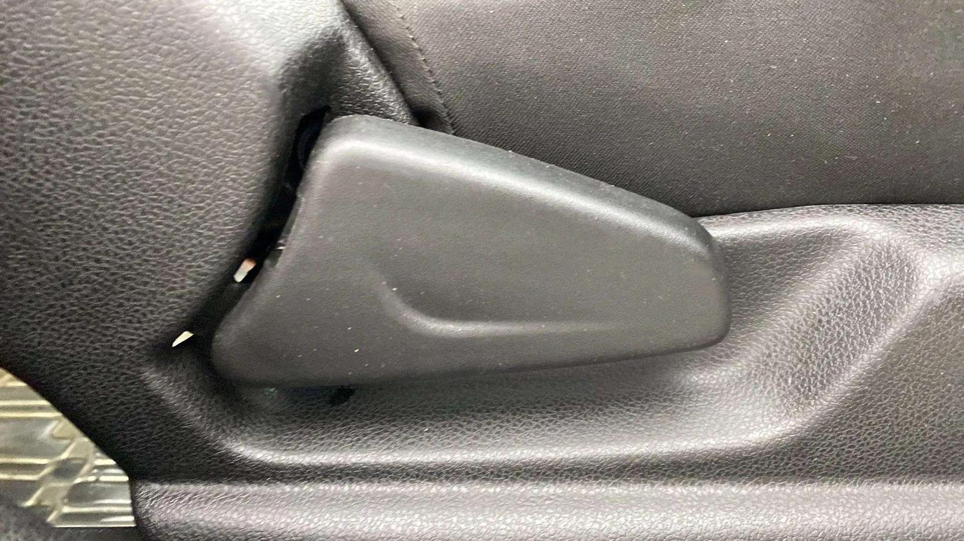 2018 Renault Kwid CLIMBER 1.0 AMT, Petrol, Automatic, 61,636 km, Driver Side Adjustment Panel