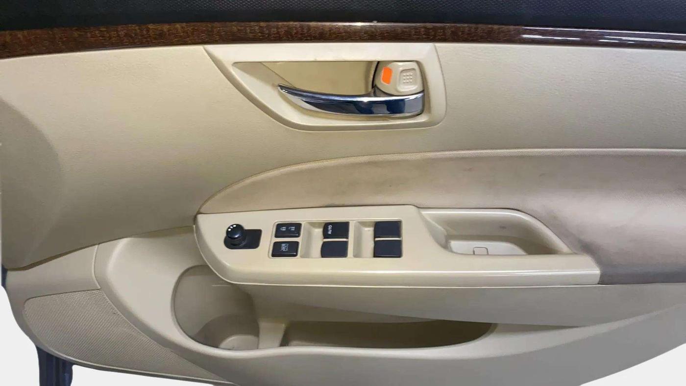2014 Maruti Swift Dzire VXI, Petrol, Manual, 71,408 km, Driver Side Door Panels Control