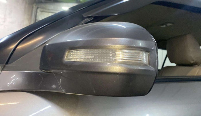 2014 Maruti Swift Dzire VXI, Petrol, Manual, 71,388 km, Left rear-view mirror - Indicator light has minor damage