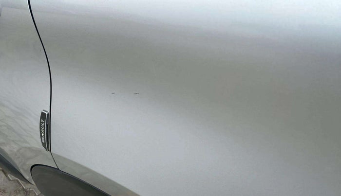2022 Renault TRIBER RXZ, Petrol, Manual, 29,182 km, Left quarter panel - Minor scratches