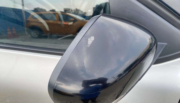 2022 Renault TRIBER RXZ, Petrol, Manual, 29,182 km, Right rear-view mirror - Minor scratches