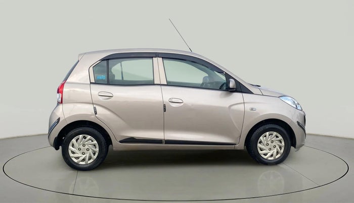 2022 Hyundai NEW SANTRO MAGNA, Petrol, Manual, 7,999 km, Right Side