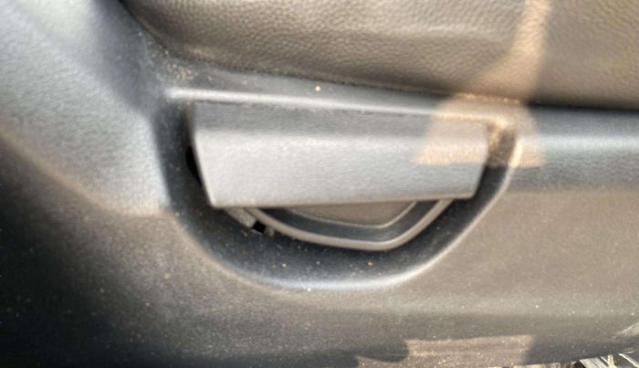 2019 Hyundai NEW SANTRO ERA, Petrol, Manual, 78,513 km, Driver Side Adjustment Panel
