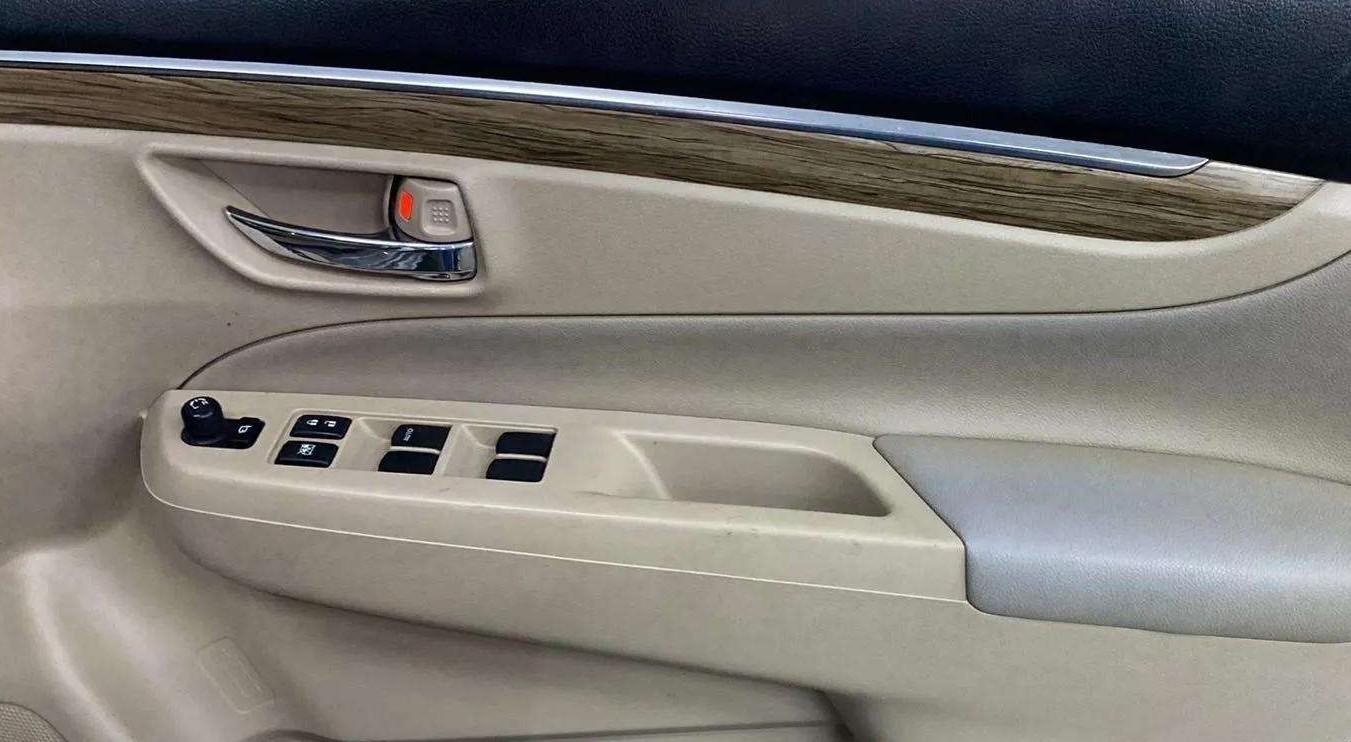 2019 Maruti Ciaz ALPHA 1.5 SHVS PETROL, Petrol, Manual, 32,908 km, Driver Side Door Panels Control