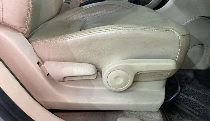 2019 Maruti Ciaz ALPHA 1.5 SHVS PETROL, Petrol, Manual, 32,908 km, Driver Side Adjustment Panel