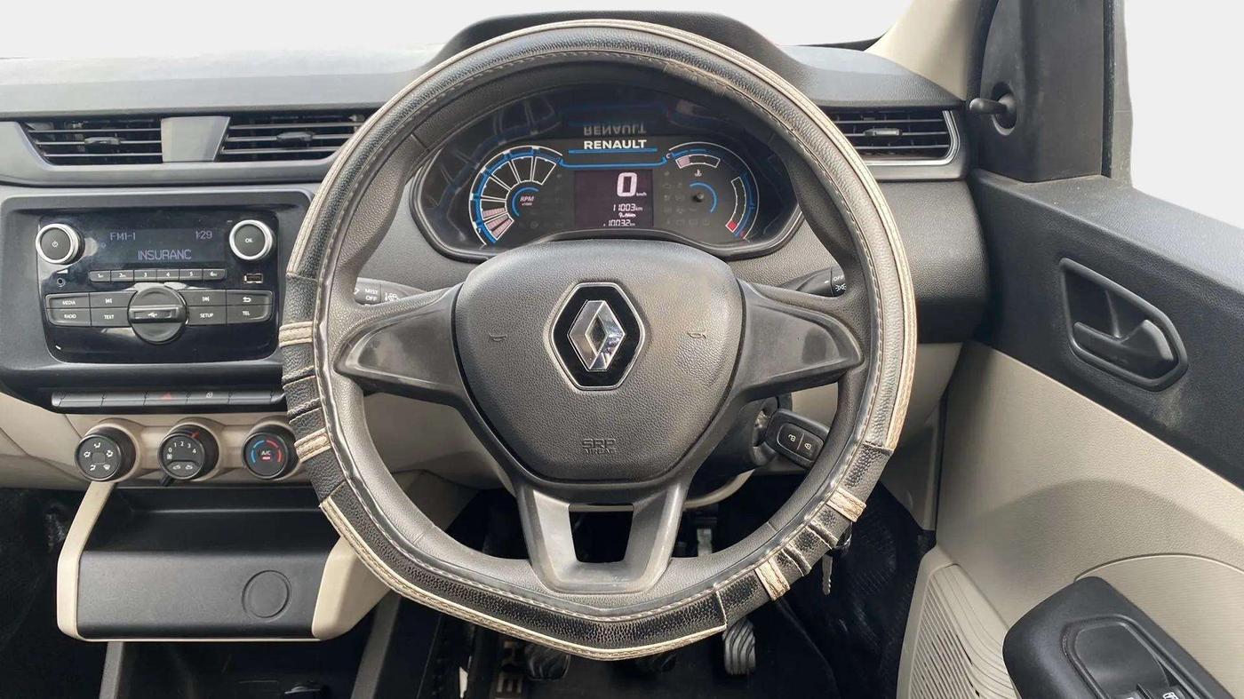 2022 Renault TRIBER RXL MT, Petrol, Manual, 10,998 km, Steering Wheel Close Up