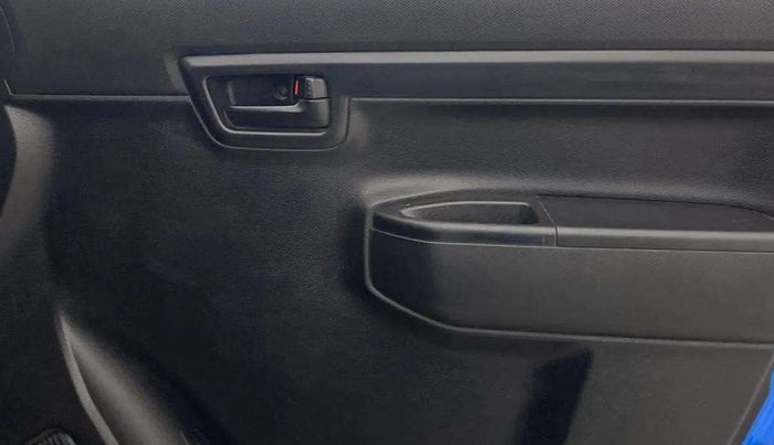 2020 Maruti S PRESSO VXI AMT, CNG, Automatic, 75,008 km, Driver Side Door Panels Control