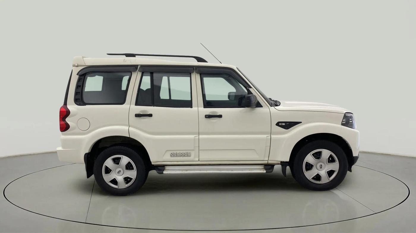 2020 Mahindra Scorpio S5, Diesel, Manual, 68,964 km, Right Side View