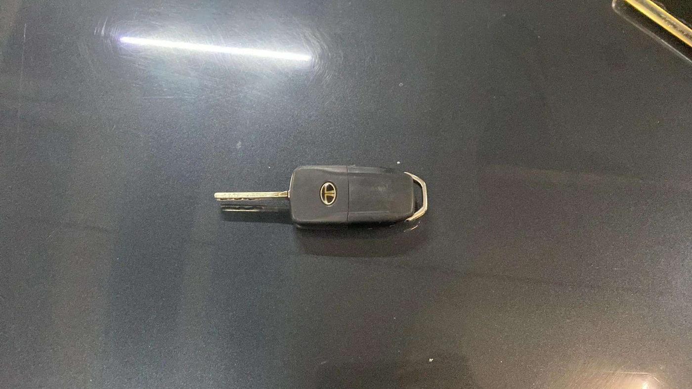 2018 Tata NEXON XM PETROL, Petrol, Manual, 48,600 km, Key Close Up