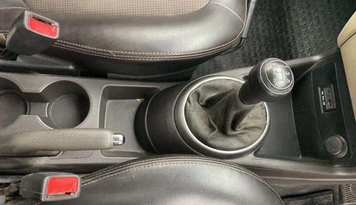 2013 Hyundai i20 MAGNA (O) 1.2, Petrol, Manual, 49,779 km, Gear Lever