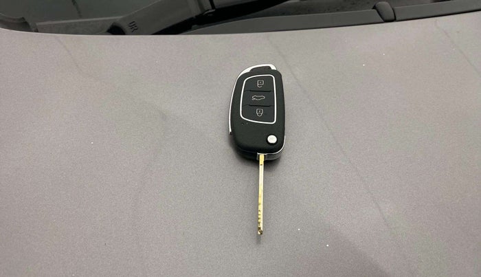 2013 Hyundai i20 MAGNA (O) 1.2, Petrol, Manual, 49,779 km, Key Close Up