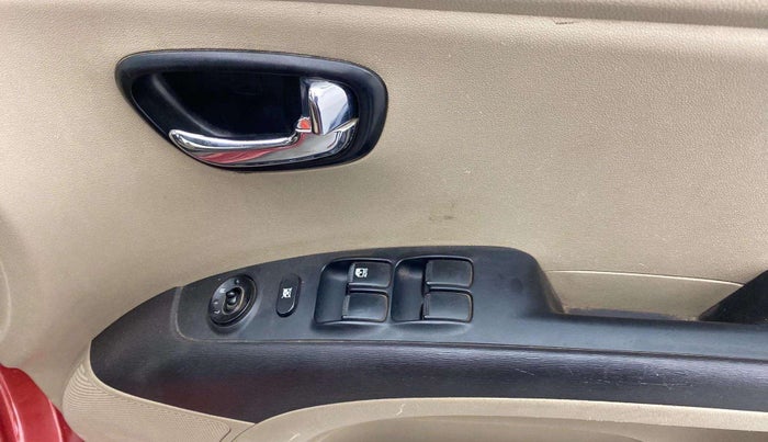 2013 Hyundai i10 SPORTZ 1.2, Petrol, Manual, 97,387 km, Driver Side Door Panels Control