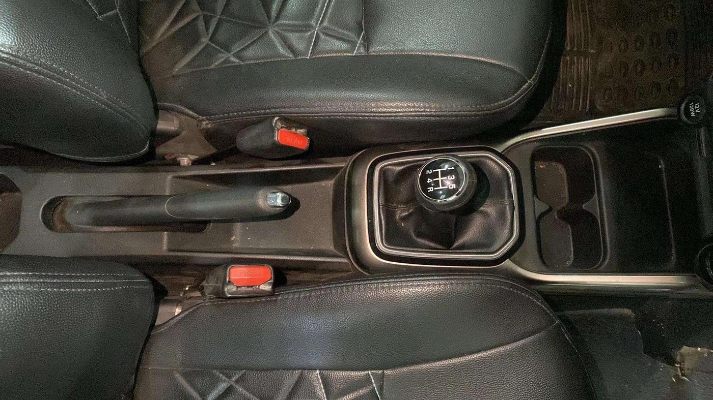 2017 Maruti IGNIS ZETA 1.2, Petrol, Manual, 64,662 km, Gear Lever