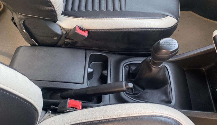 2021 Renault TRIBER RXL MT, Petrol, Manual, 3,642 km, Gear Lever