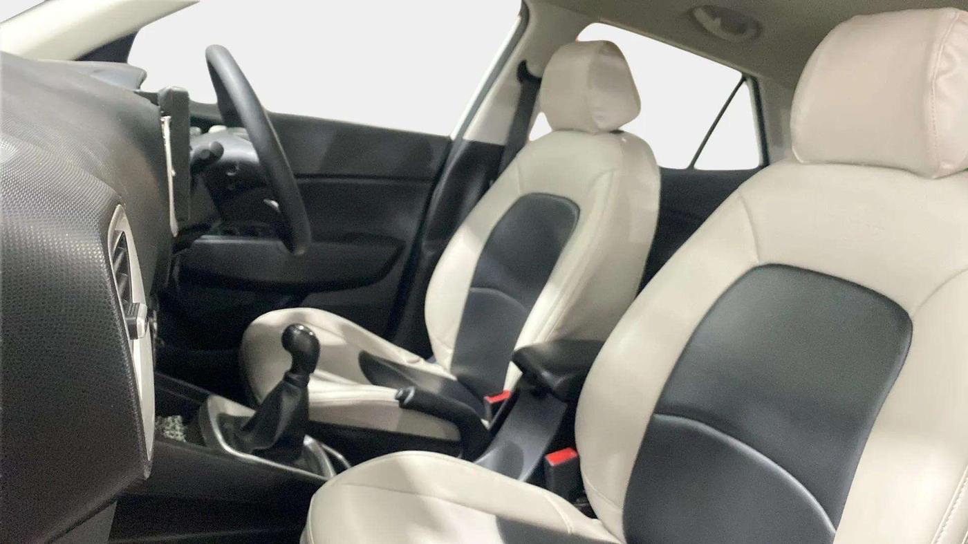 2019 Hyundai VENUE S 1.2, Petrol, Manual, 37,432 km, Right Side Front Door Cabin