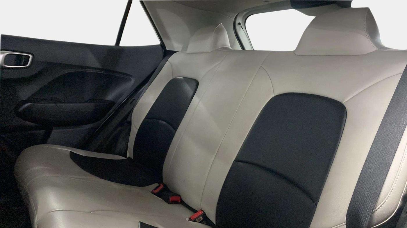 2019 Hyundai VENUE S 1.2, Petrol, Manual, 37,432 km, Right Side Rear Door Cabin