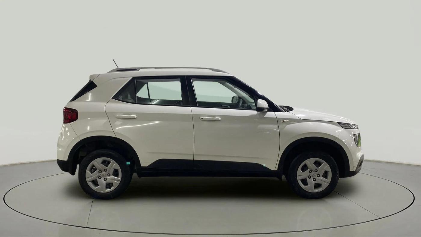 2019 Hyundai VENUE S 1.2, Petrol, Manual, 37,432 km, Right Side View