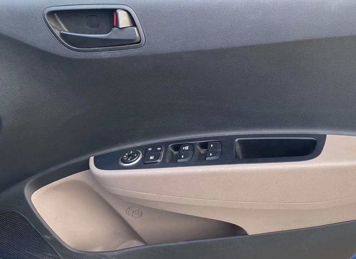 2019 Hyundai Grand i10 MAGNA 1.2 KAPPA VTVT, Petrol, Manual, 46,735 km, Driver Side Door Panels Control