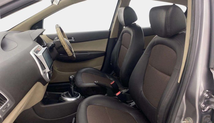 2013 Hyundai i20 MAGNA 1.2, Petrol, Manual, 47,501 km, Right Side Front Door Cabin