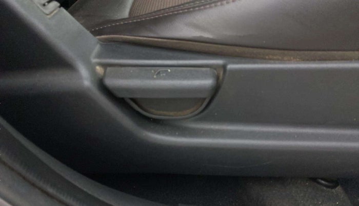2013 Hyundai i20 MAGNA 1.2, Petrol, Manual, 47,501 km, Driver Side Adjustment Panel