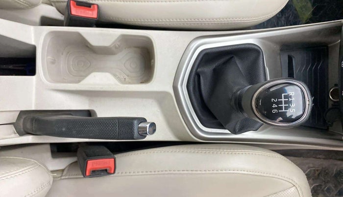 2022 Mahindra XUV300 W8 (O) 1.2 PETROL, Petrol, Manual, 29,320 km, Gear Lever
