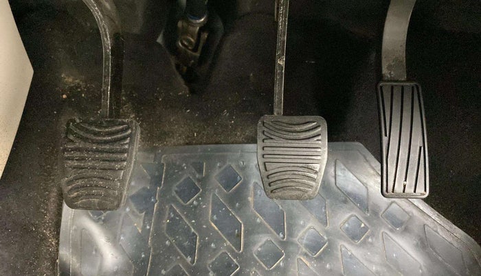 2022 Mahindra XUV300 W8 (O) 1.2 PETROL, Petrol, Manual, 29,320 km, Pedals