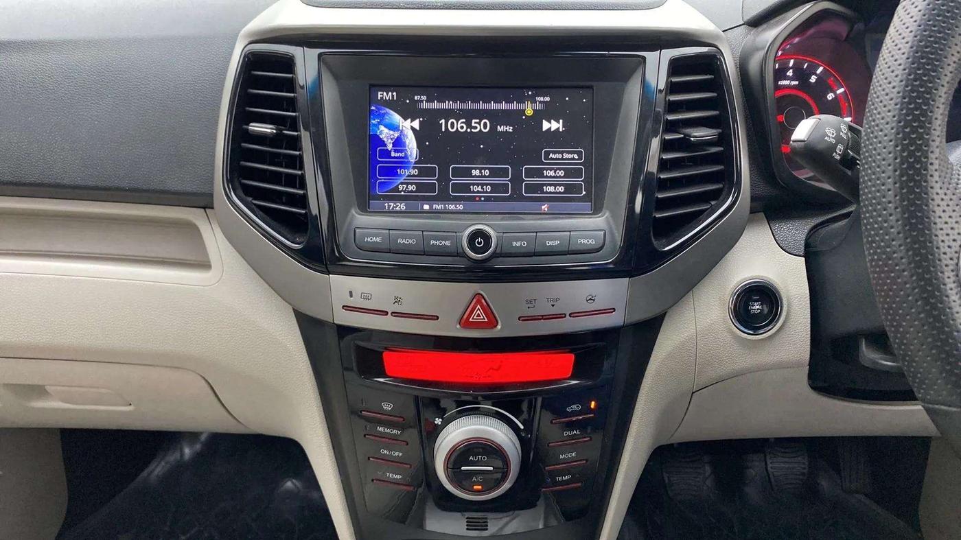 2022 Mahindra XUV300 W8 (O) 1.2 PETROL, Petrol, Manual, 29,320 km, Air Conditioner