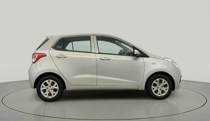 2016 Hyundai Grand i10 MAGNA 1.2 KAPPA VTVT, Petrol, Manual, 30,850 km, Right Side View